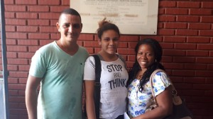 Matrícula. Franciele com a mãe Jacione o pai Luiz - Foto Claúdia Lessa (22)